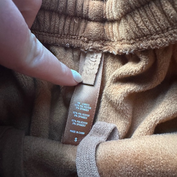 Skims Velour Set Tank and Pants - Picture 4 of 4